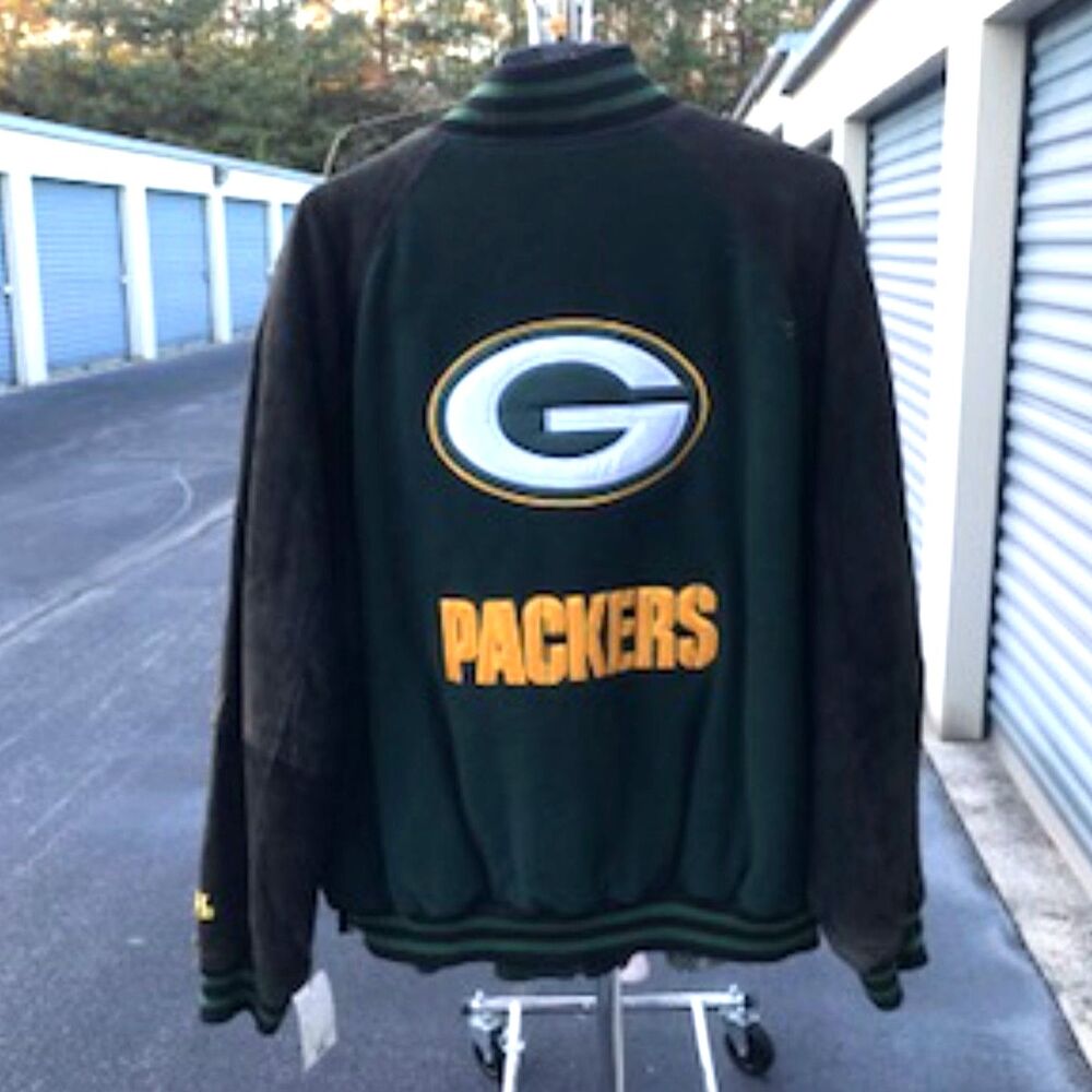 Size: Extra Large {46-48} Full Zip Varsity Bomber Jacket . Green Bay Packers